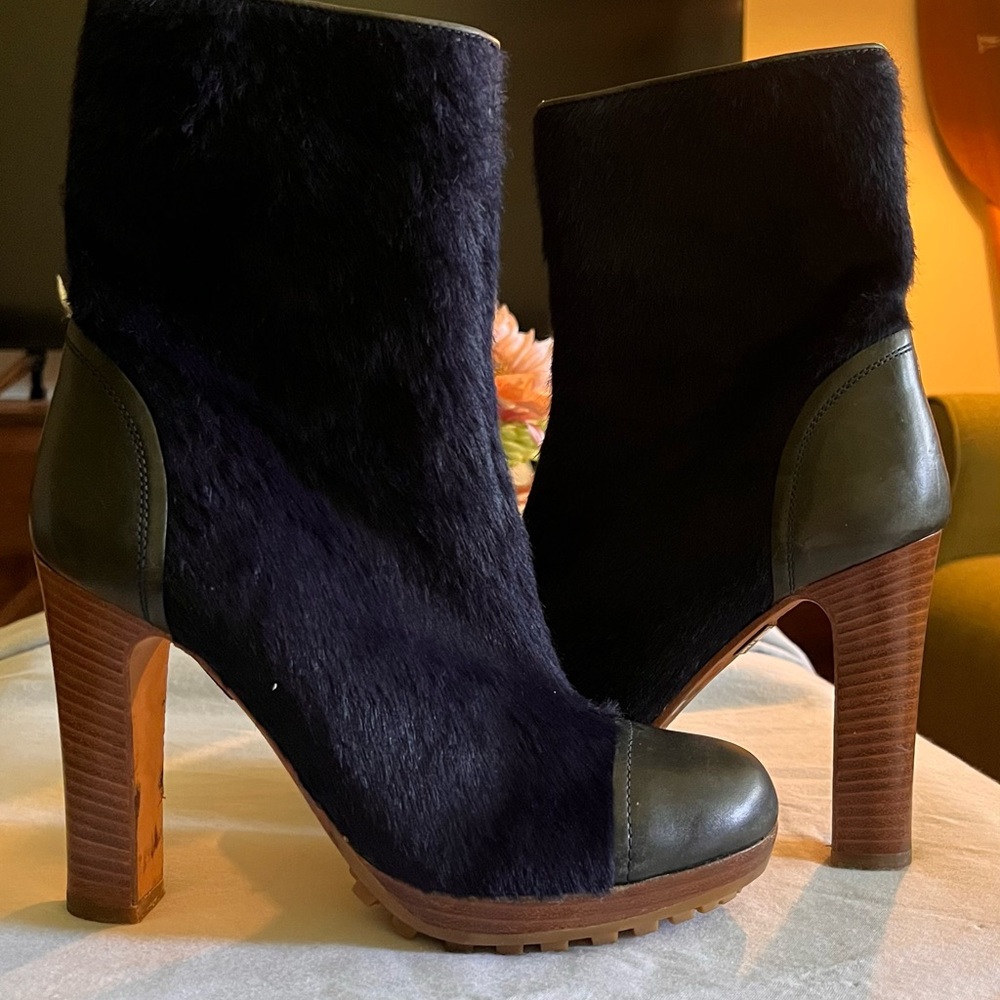 Genuine calf’s hair  Ugg boots . Authentic made in Italy . Slightly used.